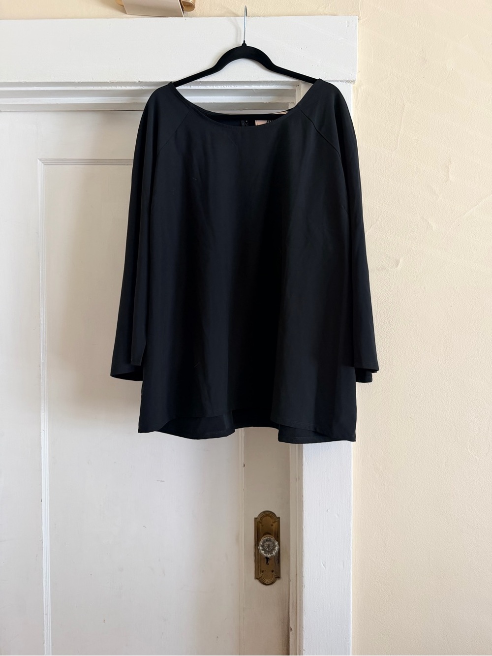 Disney Alice Through the Looking Glass G by Giuliana Black Cape Top 2X